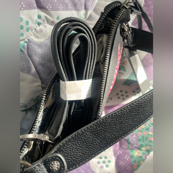 Ed Hardy NWT shoulder bag w/crossbody strap pink classic tattoo. 🩷🤍🖤🩷 - Picture 5 of 6